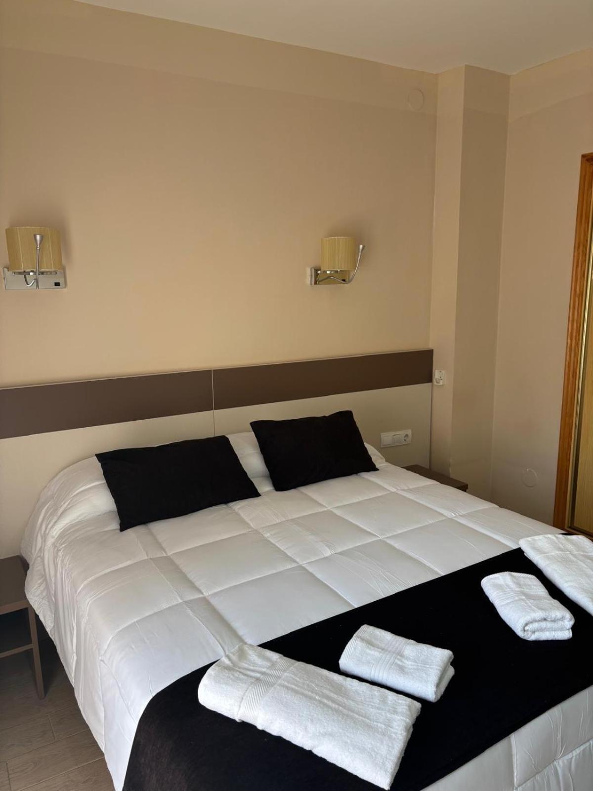 Hotel Ancla 오로페사델마르 외부 사진