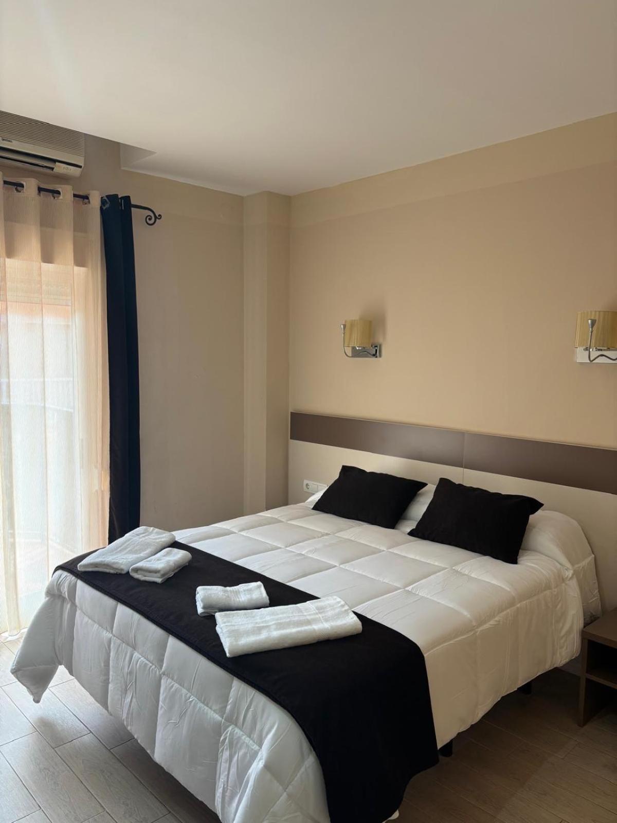 Hotel Ancla 오로페사델마르 외부 사진